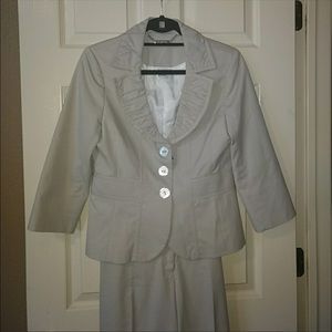 WHBM pant suit size 8.